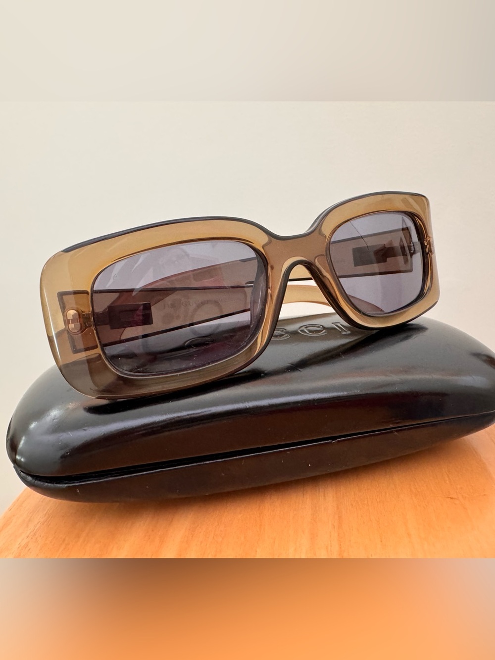 Vintage Gucci GG 2431/S Brown Square Women's Sunglasses made in Italy